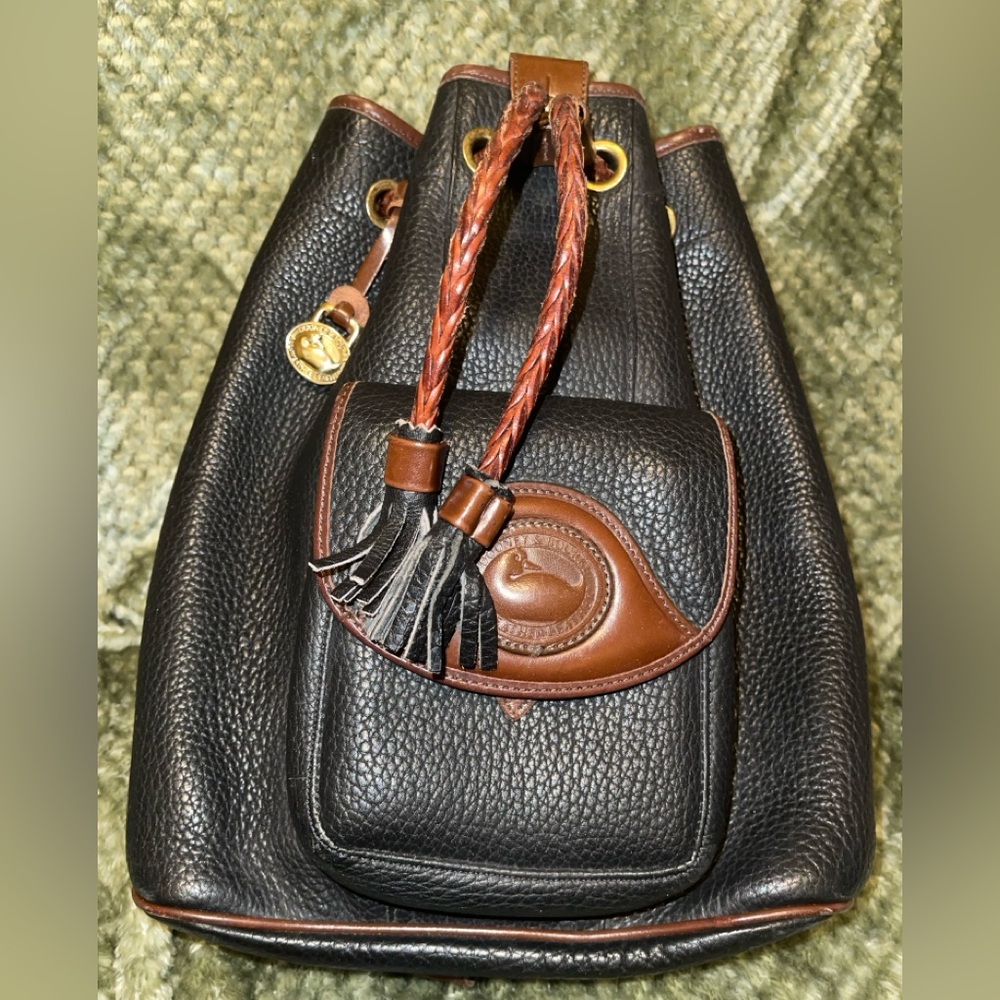 Dooney and Bourke B762 Vintage Sling